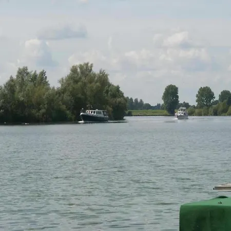 Detached Home Nijmegen Lake View Sauna Holiday home